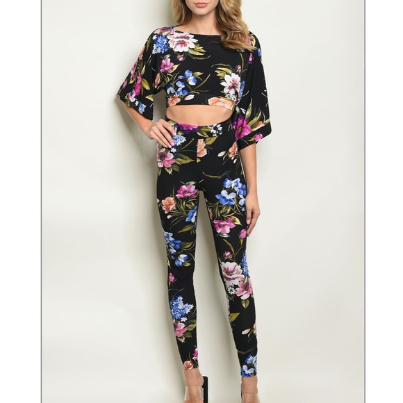 Black blue & purple floral crop top and pants set - Picture 5 of 8